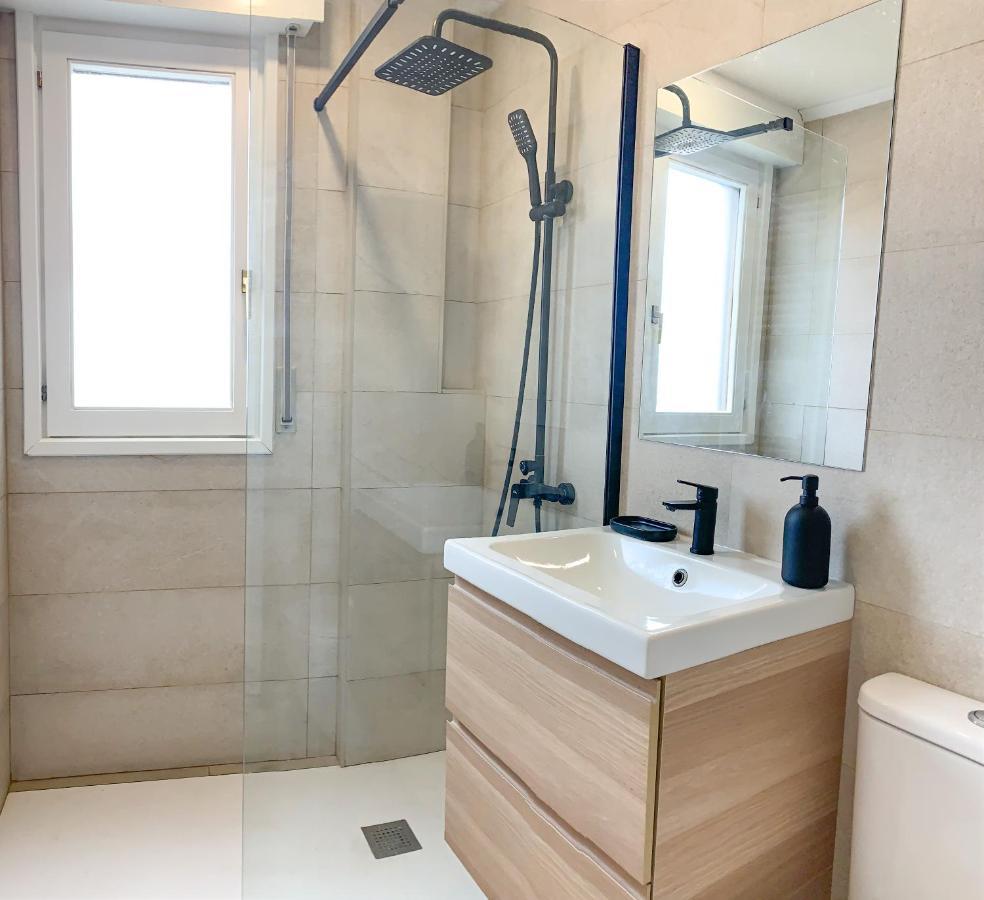 Acogedor Apartamento Con Terraza Y Parking Publico En Comillas Extérieur photo